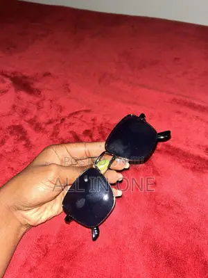 Black Rectangle Sunglasses