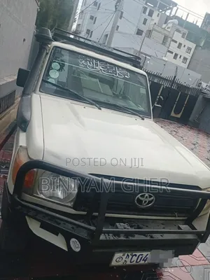 Toyota Land Cruiser 2018 White