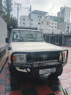 Toyota Land Cruiser 2018 White