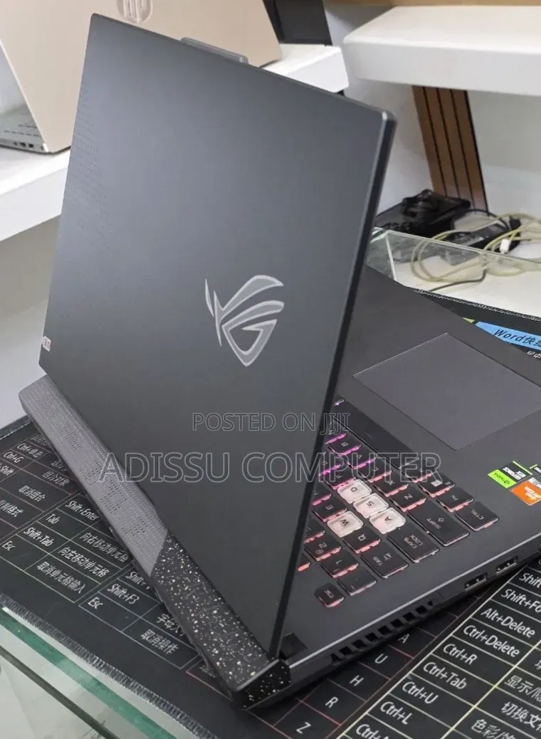 New Laptop Asus ROG Strix G17 16GB AMD Ryzen 9 SSD 1T