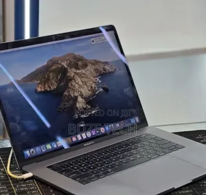 New Laptop Apple MacBook Pro 2018 32GB Intel Core i7 SSD 1T