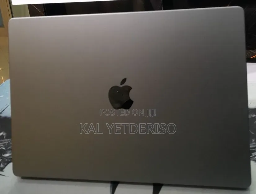 New Laptop Apple MacBook Pro 2021 M1 32GB SSD 512GB