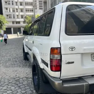 Toyota Land Cruiser 1993 White