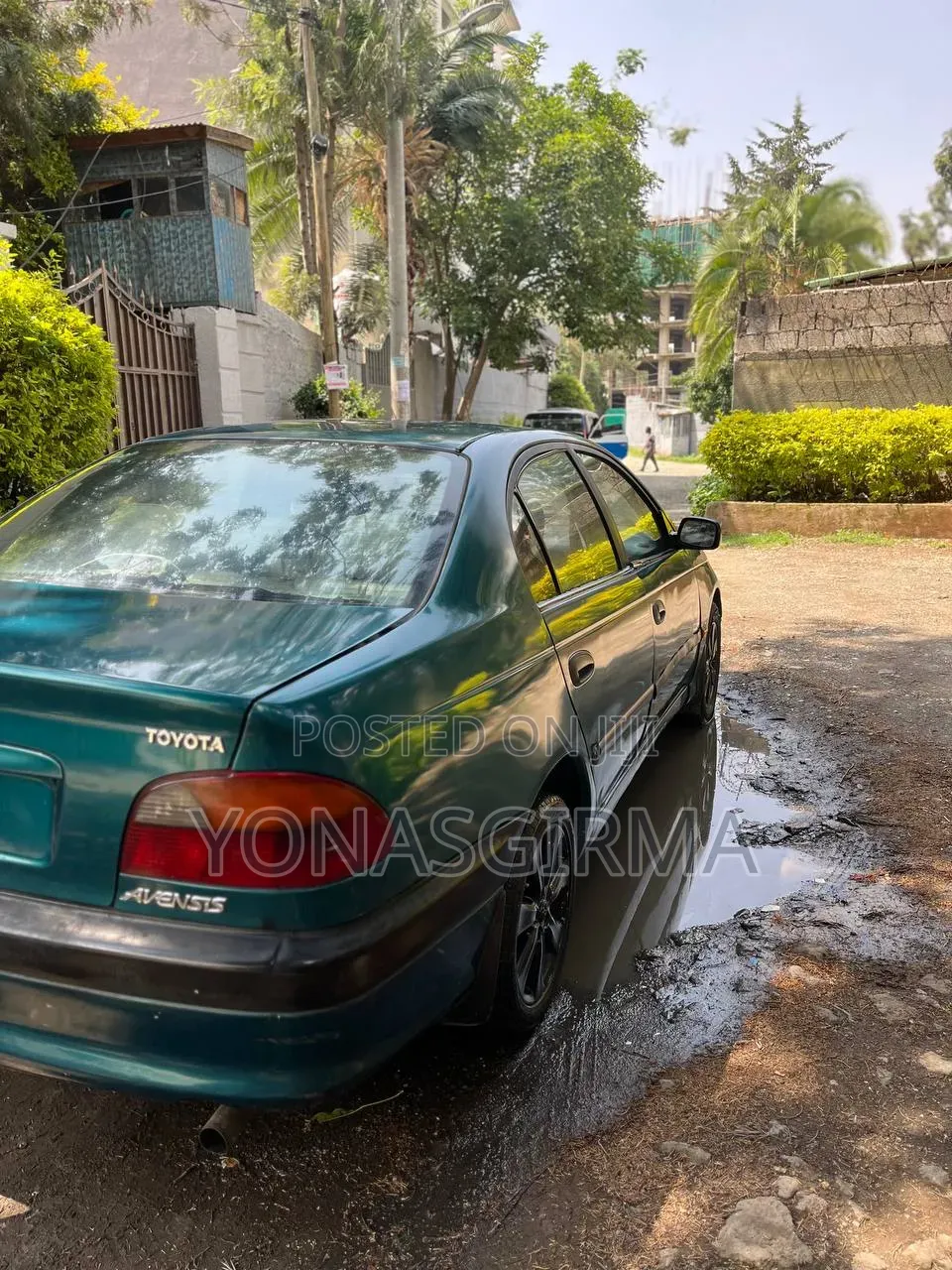 Toyota Avensis 1998 Blue