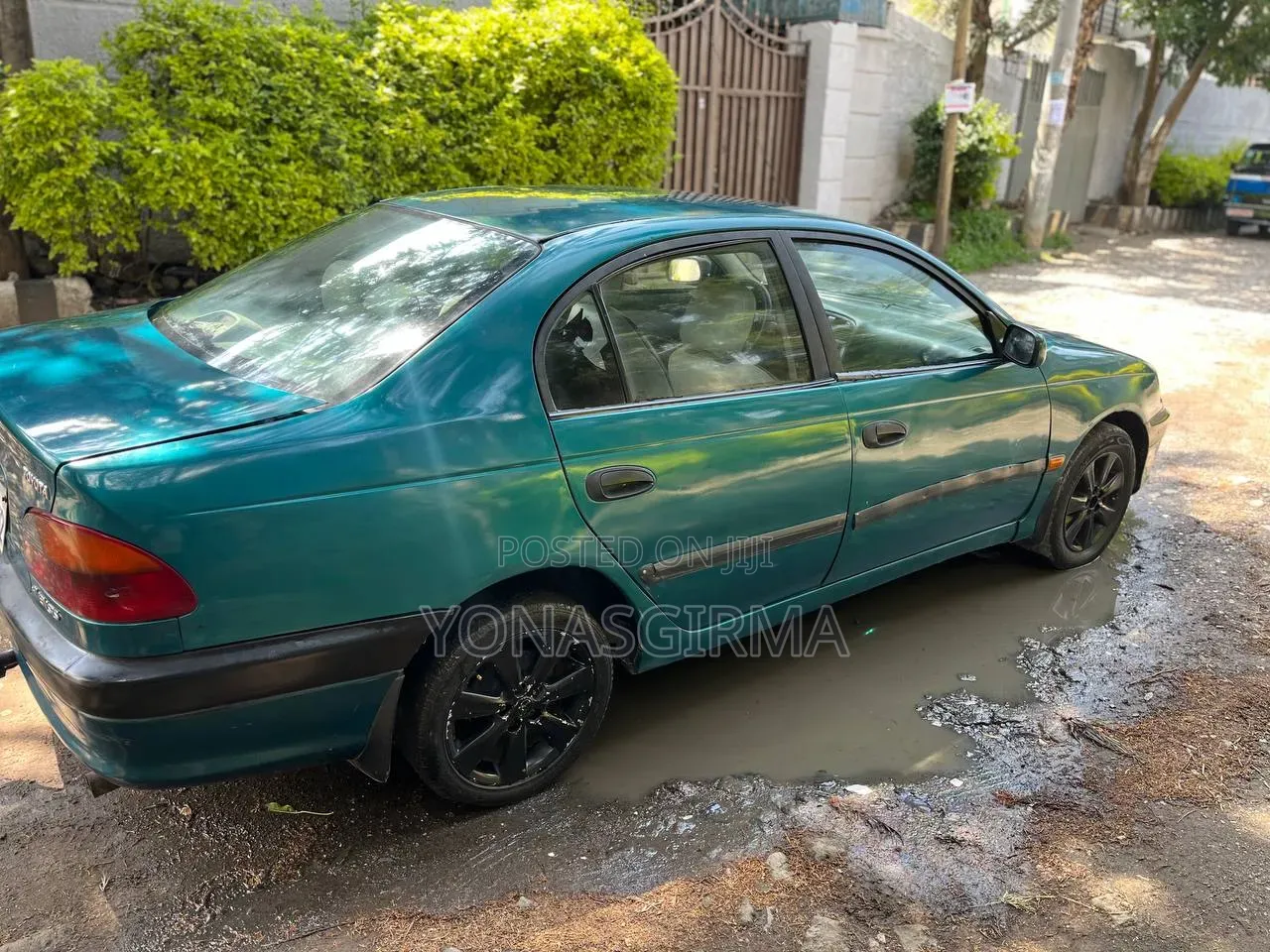 Toyota Avensis 1998 Blue