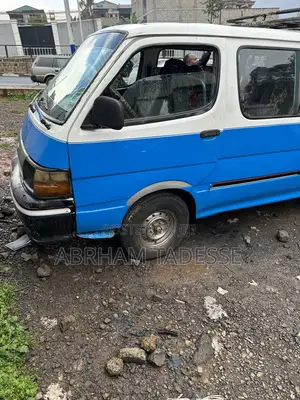 Toyota HiAce 1991 Blue