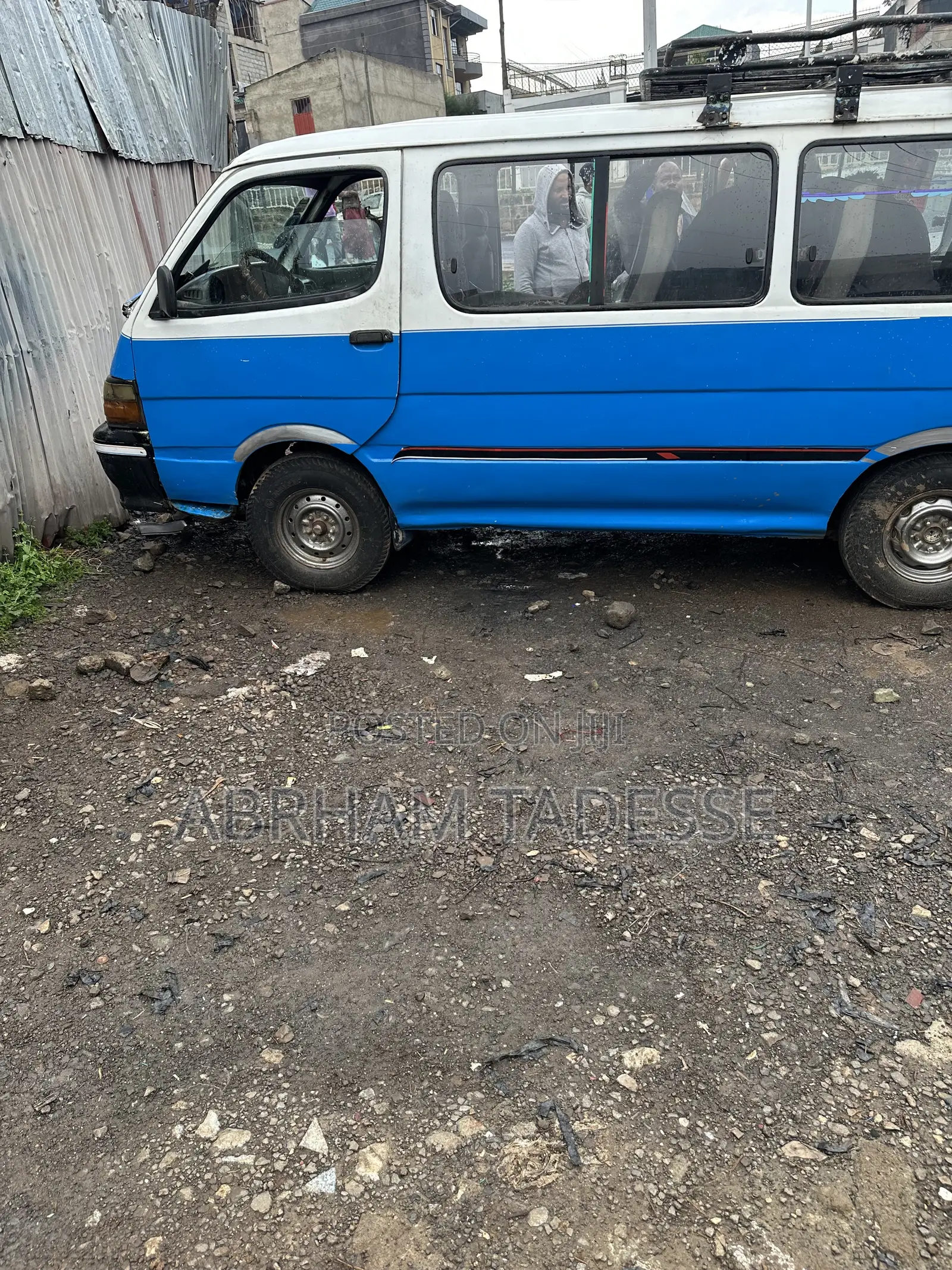 Toyota HiAce 1991 Blue