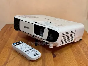 Epson EB-S41 SVGA 3LCD HD
Multimedia Projector
3,300 Lumens