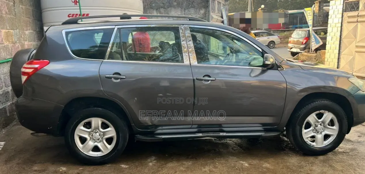 Toyota RAV4 2011 Gray