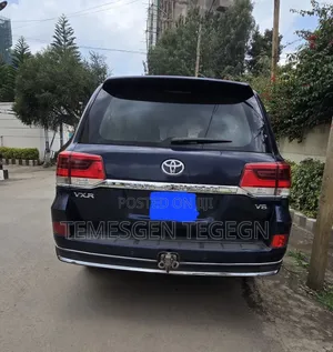 Toyota Land Cruiser 2017 Blue