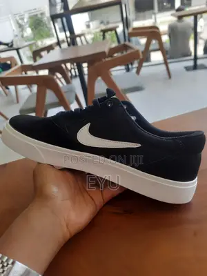 NIKE Low Top