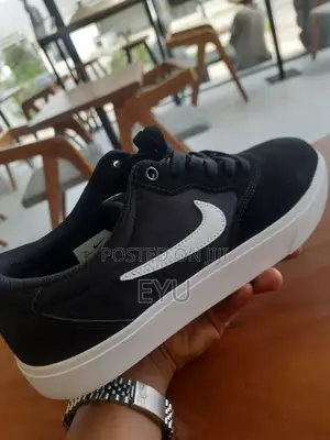 NIKE Low Top