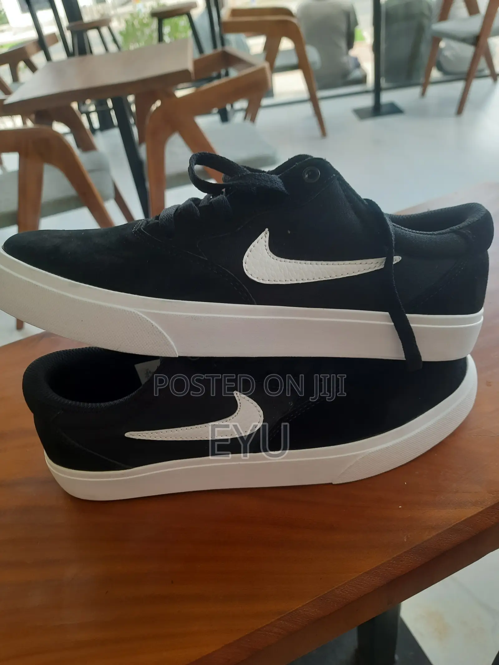 NIKE Low Top