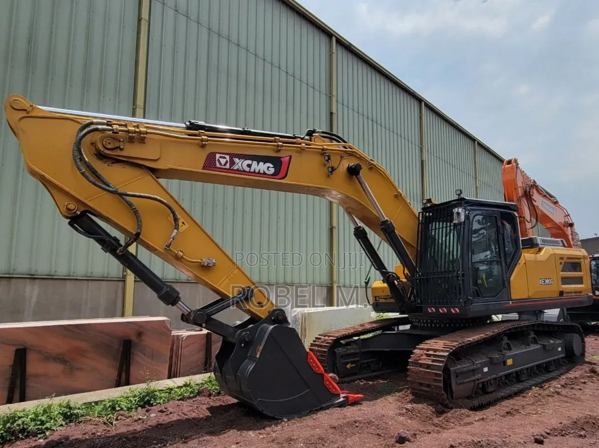 Excavator 30/70 Bank