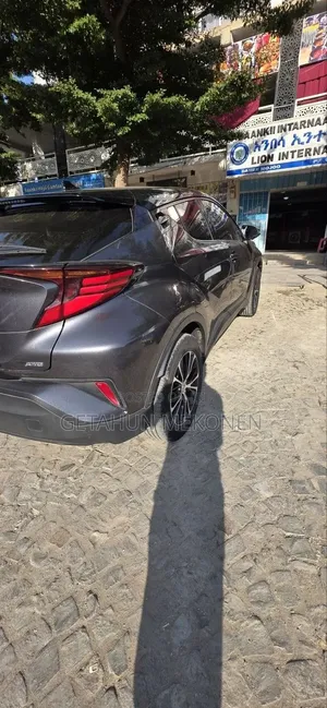 Toyota C-HR 2021 Gray