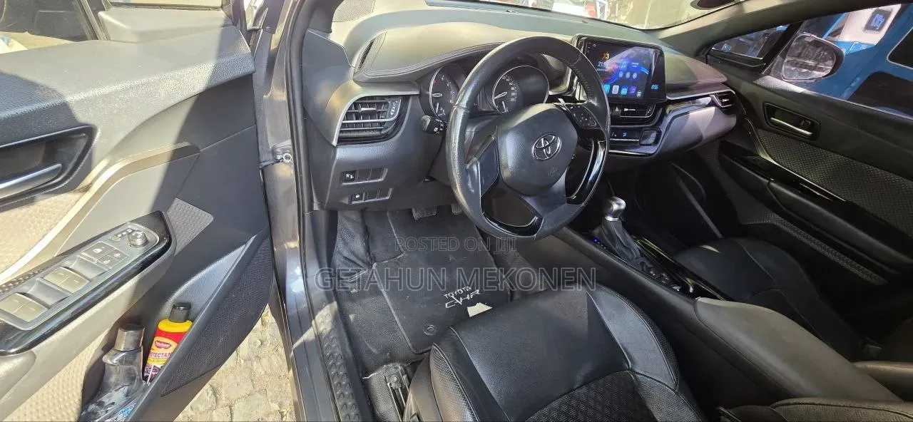Toyota C-HR 2021 Gray