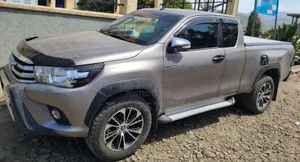 Toyota Hilux 2017 Gold