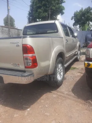 Toyota Hilux 2015 Gold