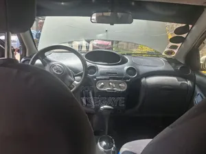 Toyota Vitz 2004 Gold