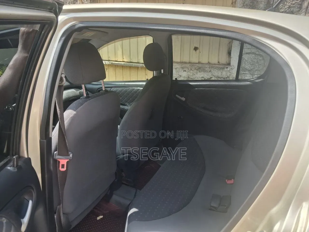 Toyota Vitz 2004 Gold