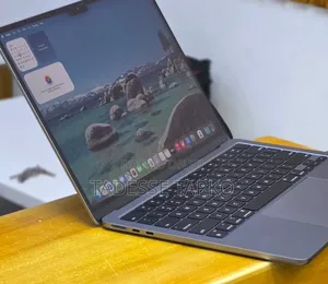 New Laptop Apple MacBook Air 2022 M2 8GB Apple M2 SSD 256GB