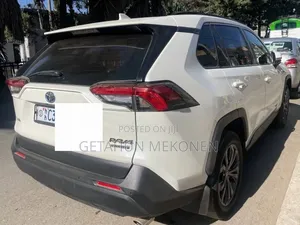 Toyota RAV4 2023 White