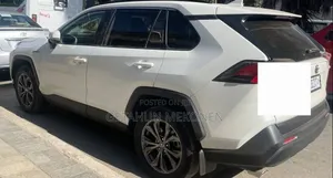 Toyota RAV4 2023 White