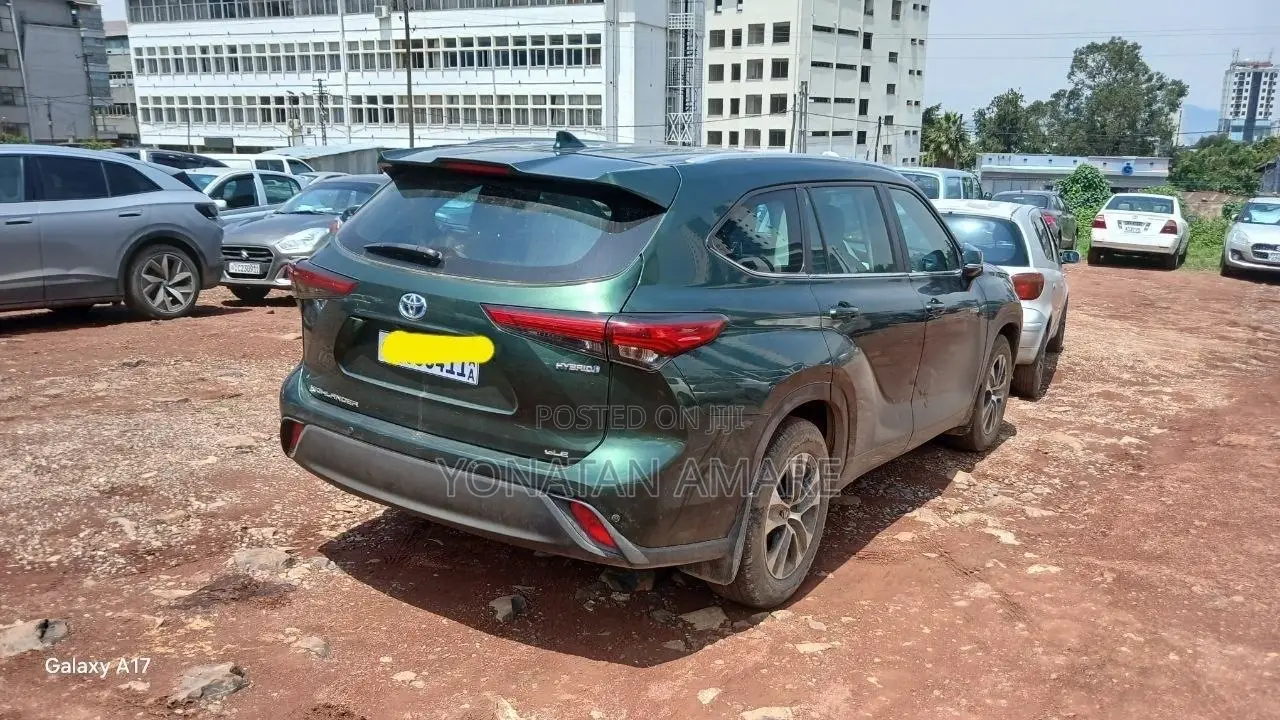 Toyota Highlander Hybrid 2023 Green