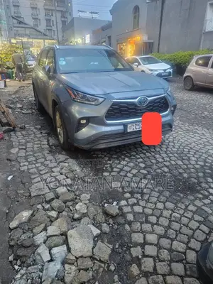 Toyota Highlander Hybrid 2024 Silver