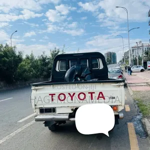 Toyota Mark II 2022 White