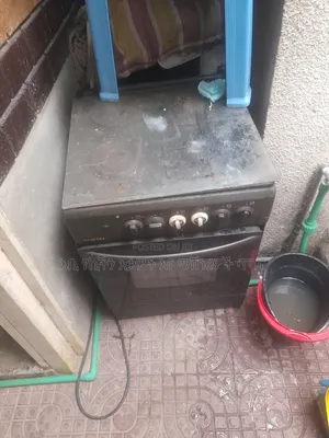 Urgent Sale Oven 2 Electric 2 Gas / አስቸኳይ ሽያጭ ምድጃ 2 ኤሌክትሪክ 2 ጋዝ
