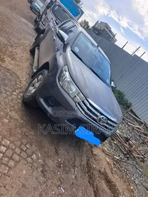Toyota Hilux 2017 Gray