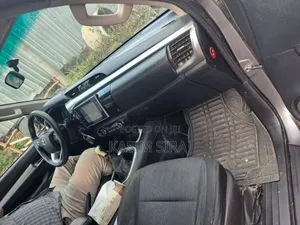 Toyota Hilux 2017 Gray