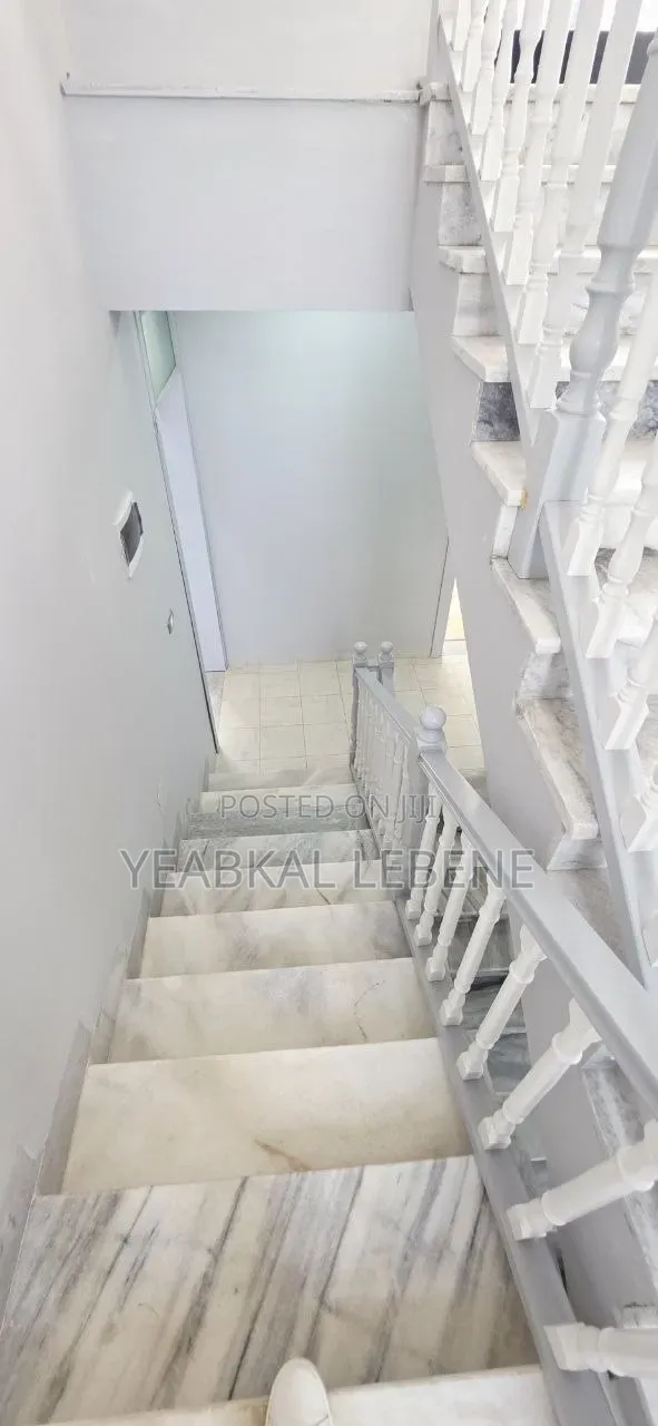 Furnished 6bdrm House in Bole for sale