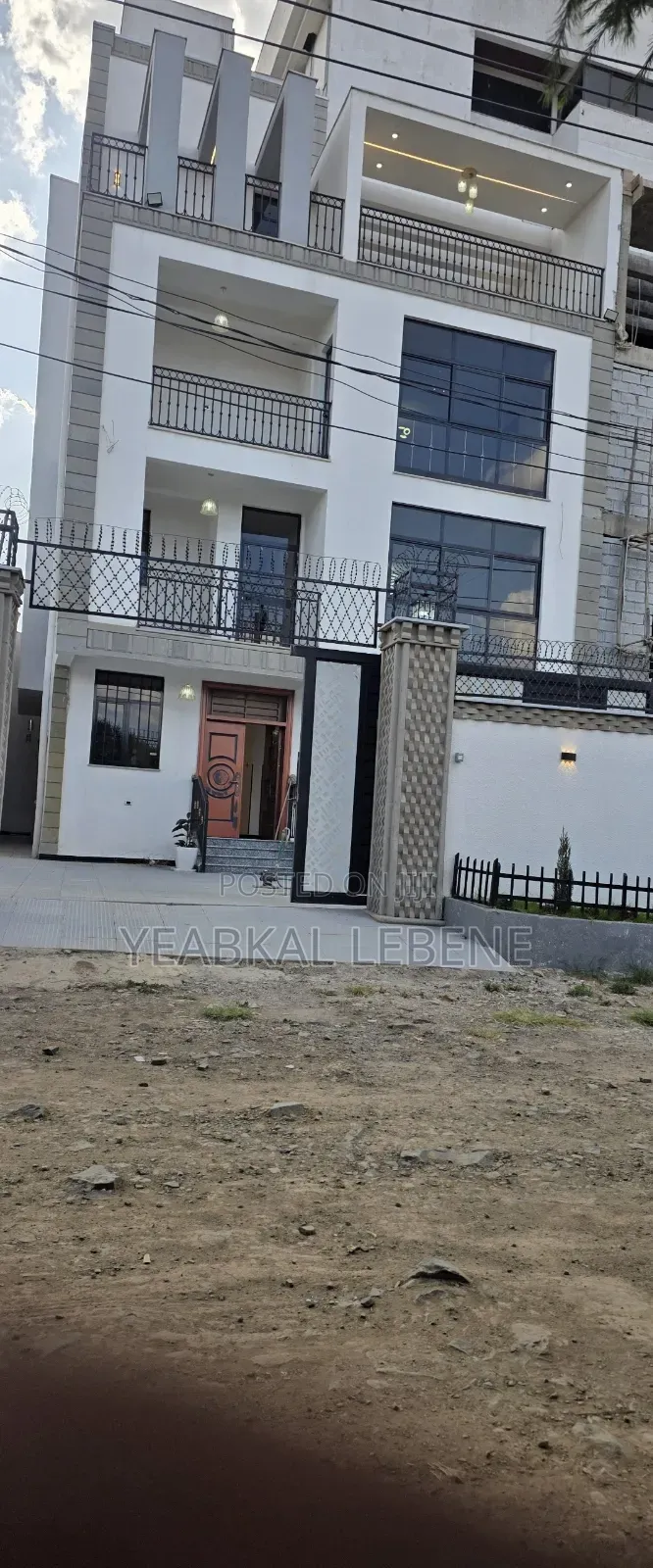 Furnished 7bdrm House in Bole for sale