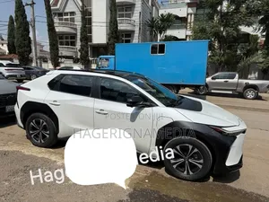 Toyota bZ4X 2023 White