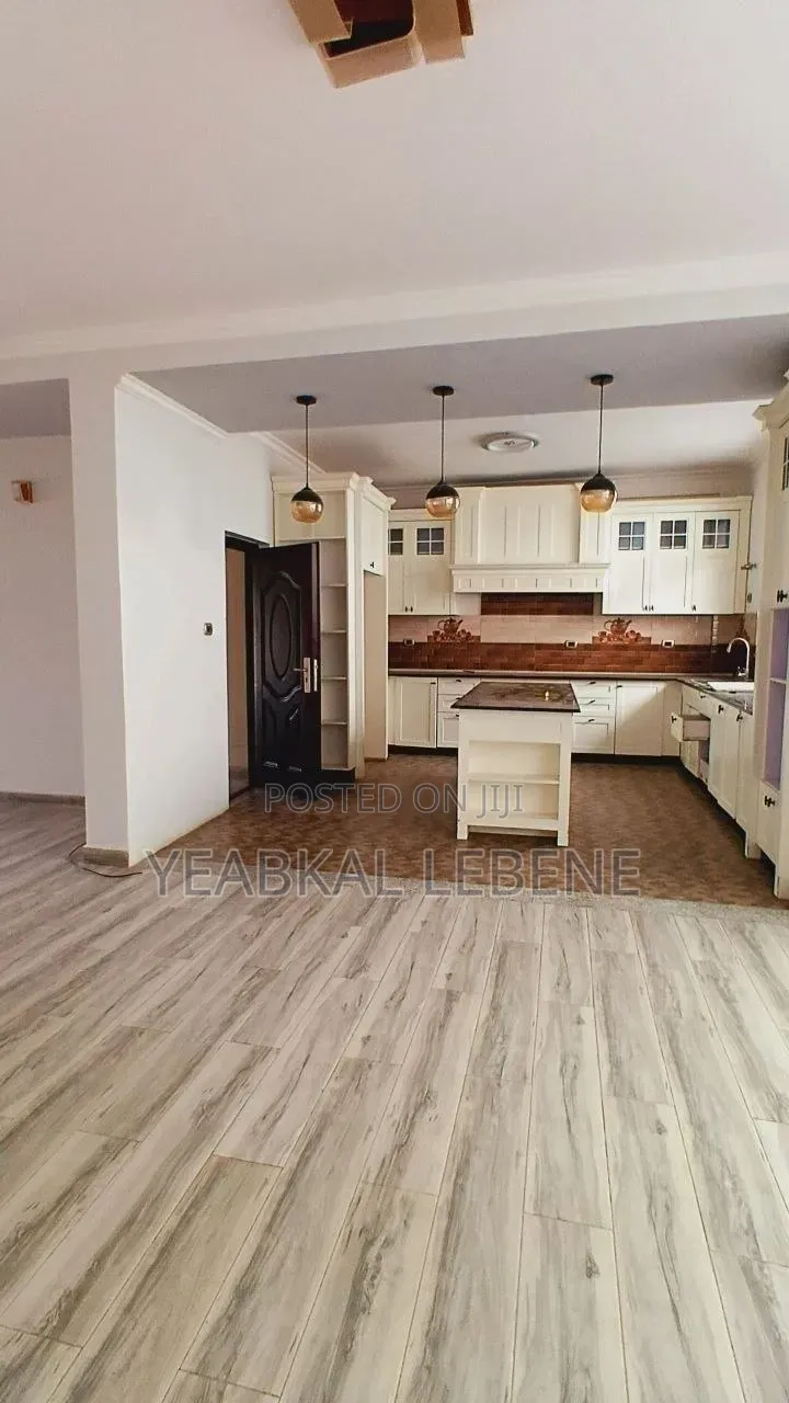 Furnished 5bdrm House in Bole for sale