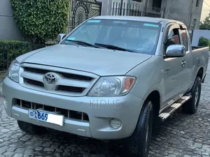Toyota Hilux 2006 Silver
