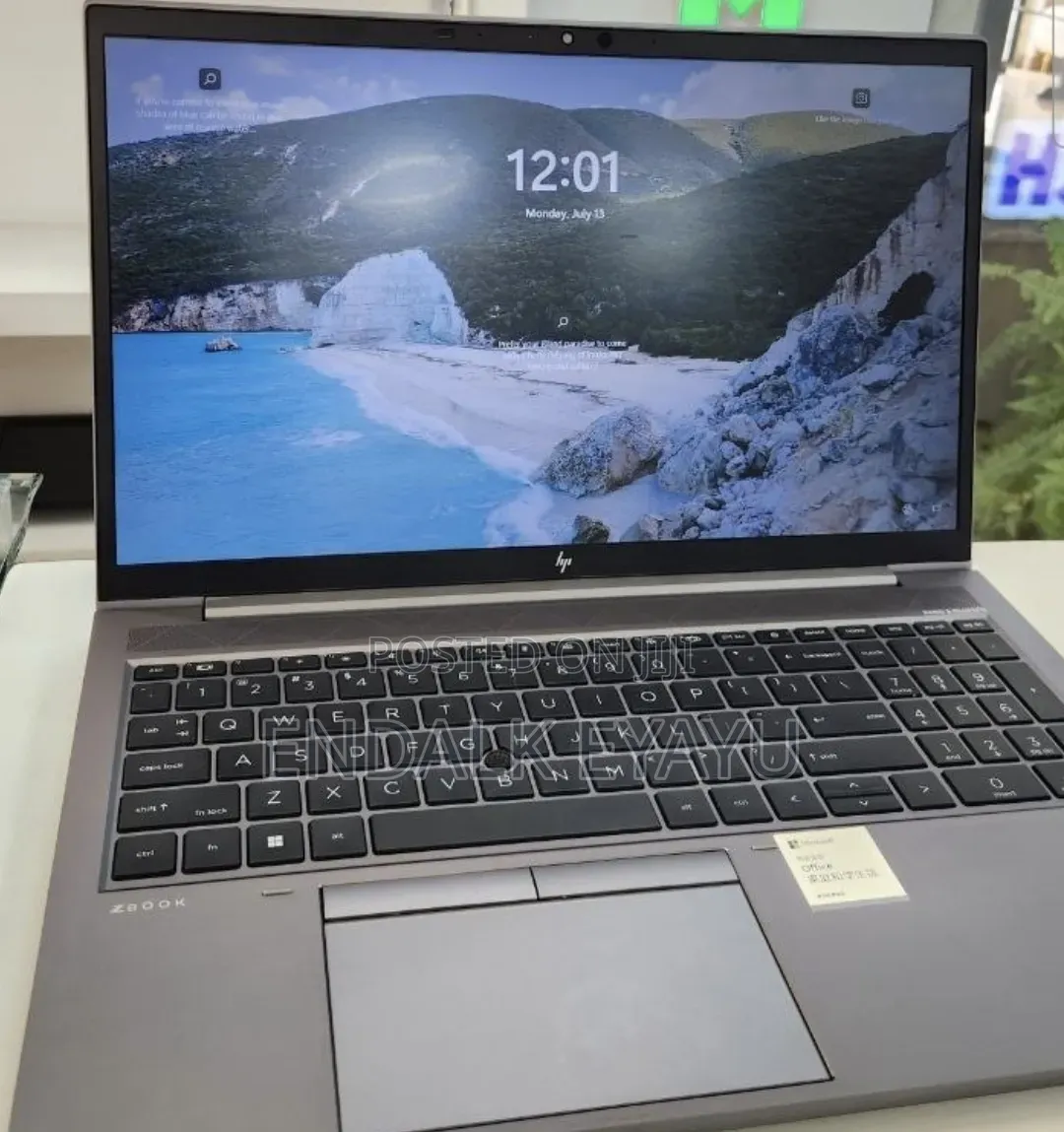 New Laptop HP ZBook Firefly G8 16GB Intel Core i7 SSD 512GB