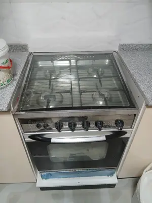 Gas Oven With 4 Gas Plates