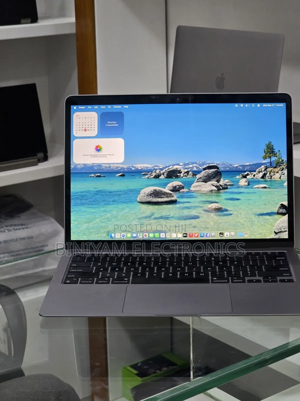 New Laptop Apple MacBook Air 2020 M1 8GB Apple M1 SSD 256GB