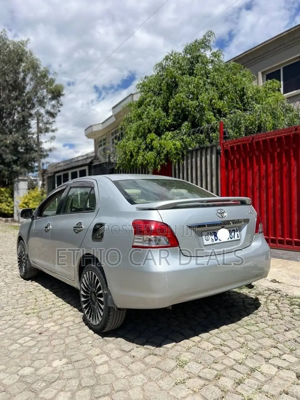 Toyota Yaris 2011 Silver