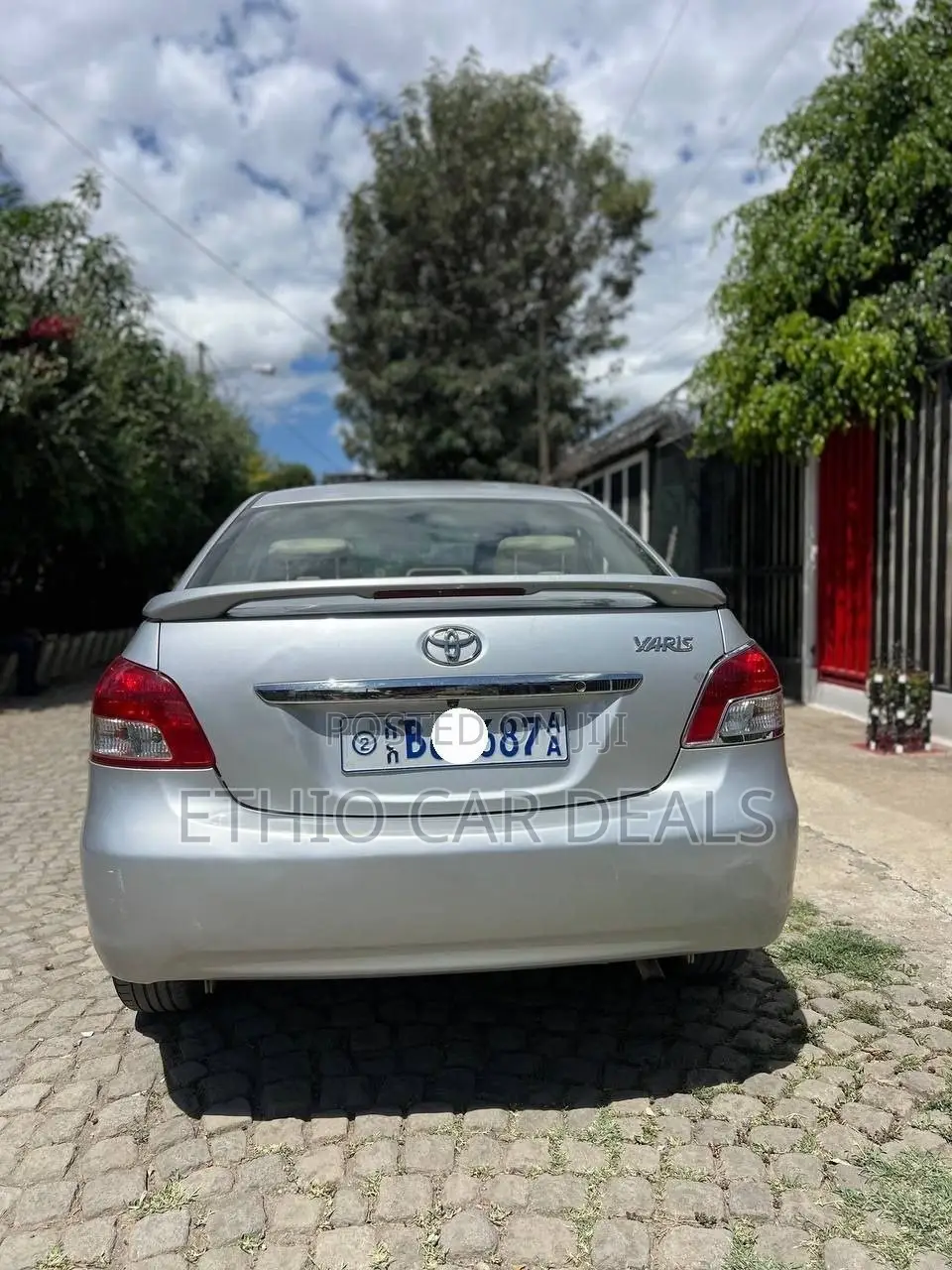 Toyota Yaris 2011 Silver