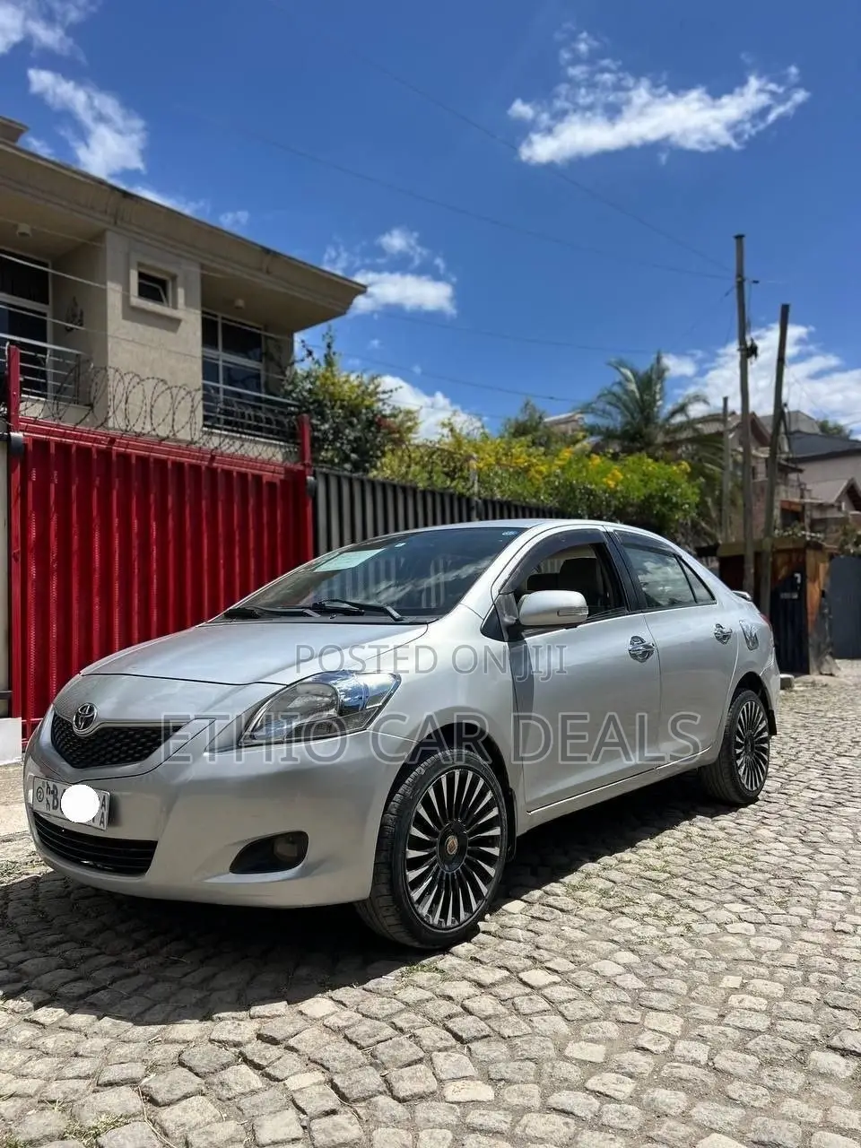 Toyota Yaris 2011 Silver