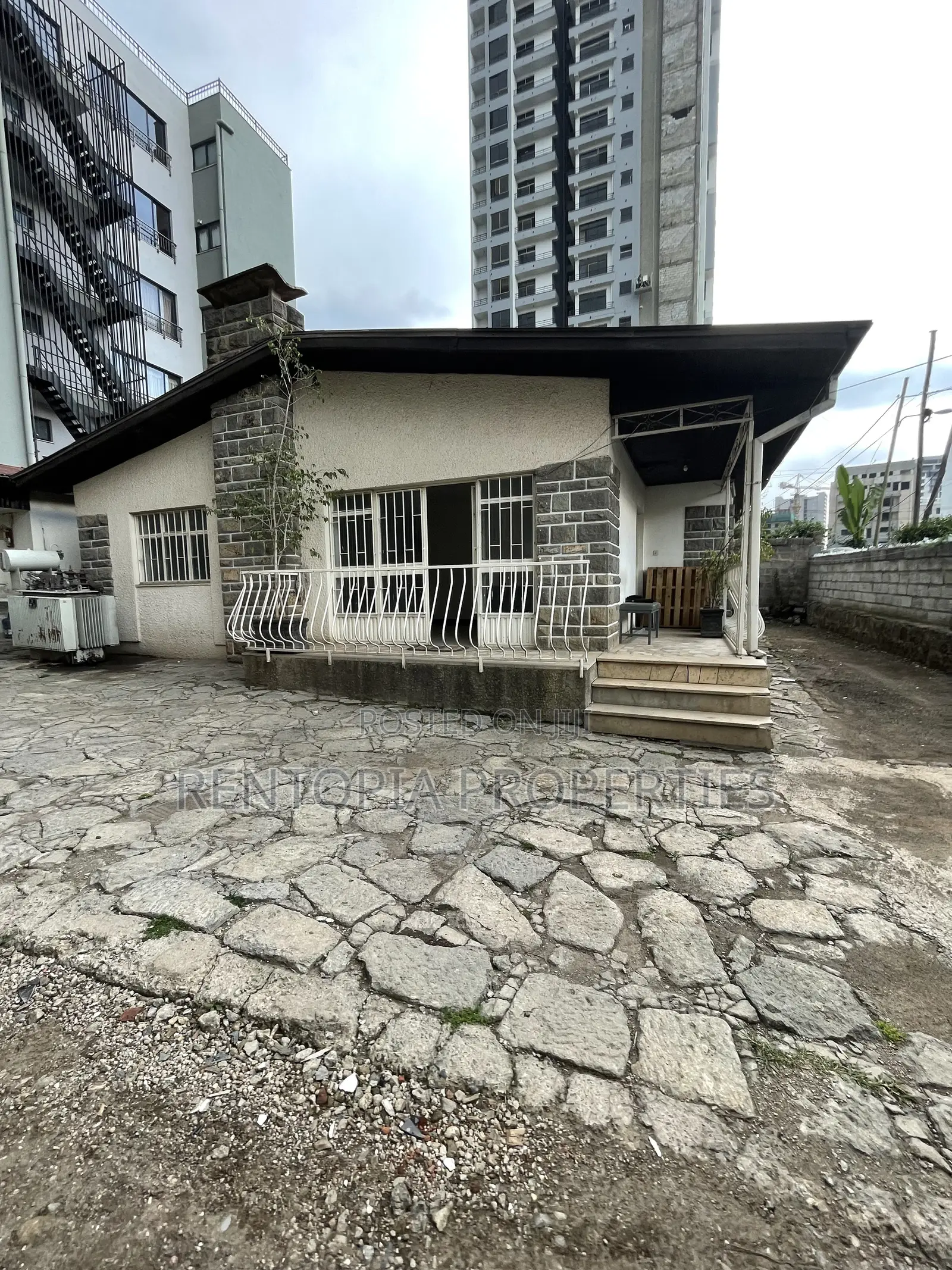Restaurant , Car Showroom for Rent! Bole