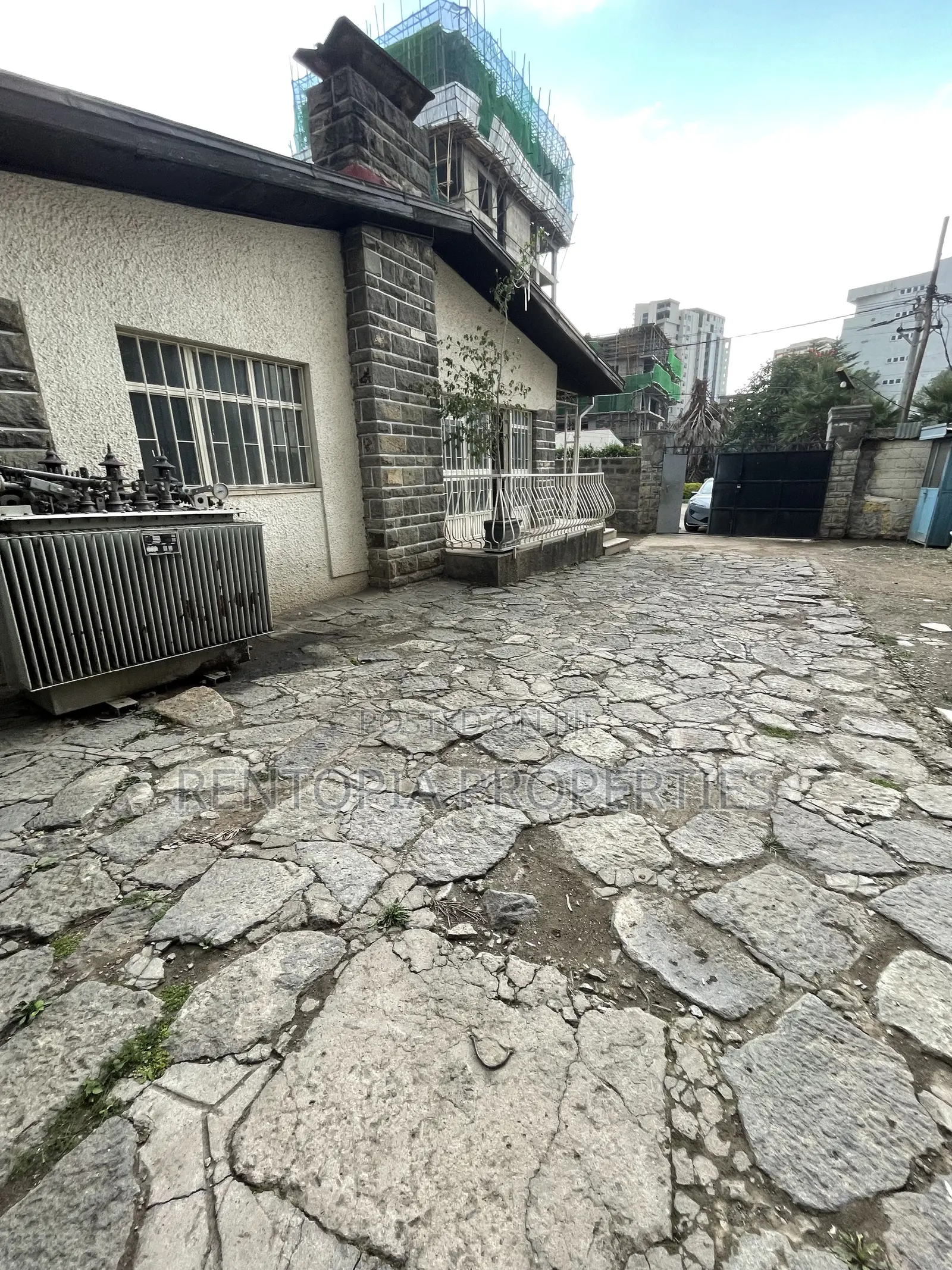 Restaurant , Car Showroom for Rent! Bole