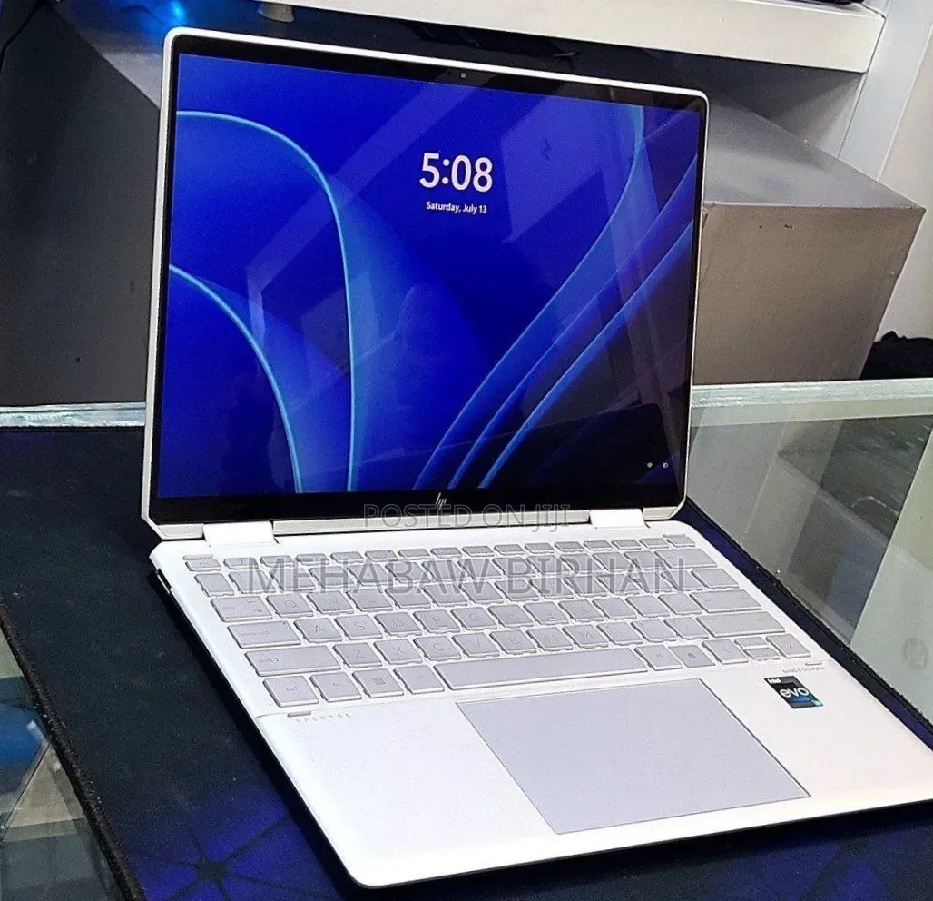 New Laptop HP Spectra 13 8GB Intel Core i5 SSD 512GB