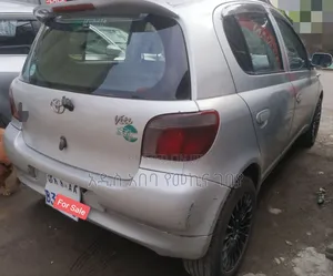 Toyota Vitz 1.0 FWD 3dr 2001 Silver