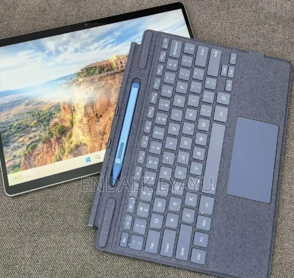 New Laptop Microsoft Surface Pro 9 16GB Intel Core i7 SSD 512GB