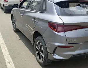 BYD E2 43 kWh 94 hp FWD 2025 Gray